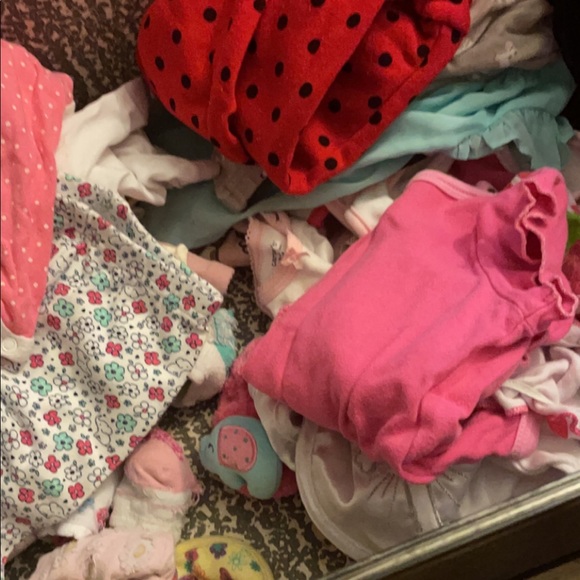 Baby girl clothing. Nb-18 months gently used. - Picture 4 of 4